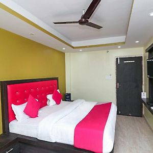 Oyo 15169 Hotel Rk Inn